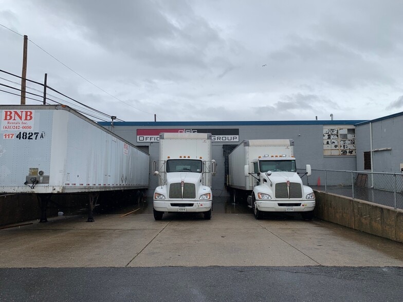 230 Duffy Ave, Hicksville, NY for lease - Building Photo - Image 3 of 3