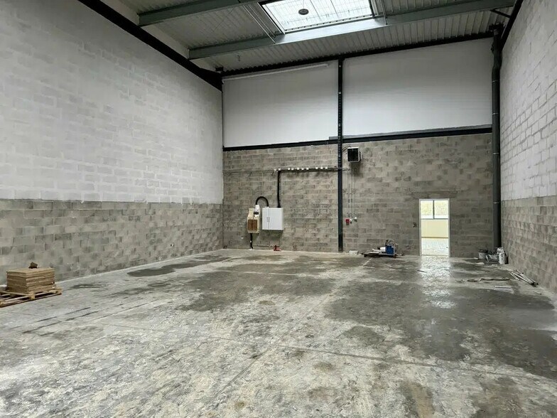 Flex in Flins-sur-Seine for sale - Interior Photo - Image 3 of 8