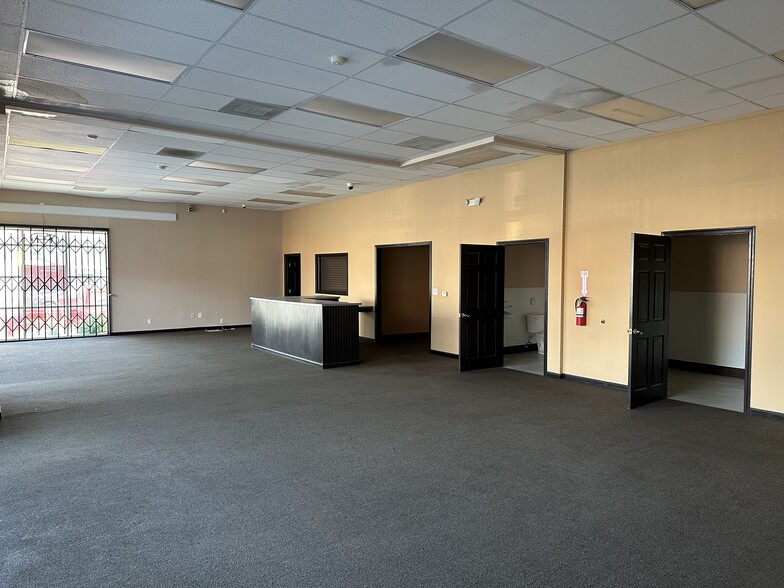 305 W Arbor Vitae St, Inglewood, CA for lease - Interior Photo - Image 3 of 10