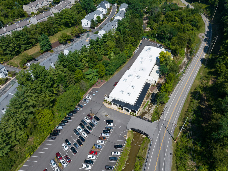 1580 McLaughlin Run Rd, Upper Saint Clair, PA for lease - Aerial - Image 3 of 10