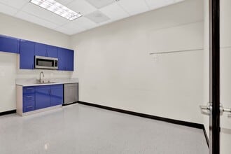 209 Avenida Fabricante, San Clemente, CA for lease Interior Photo- Image 2 of 20