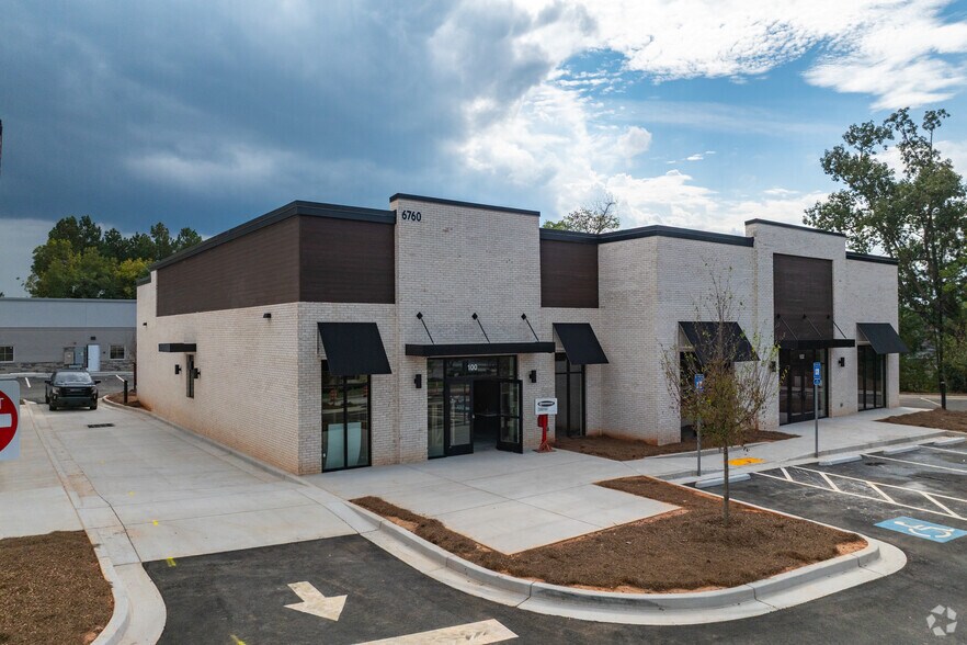 6760 Hickory Rd, Woodstock, GA for sale - Building Photo - Image 2 of 12