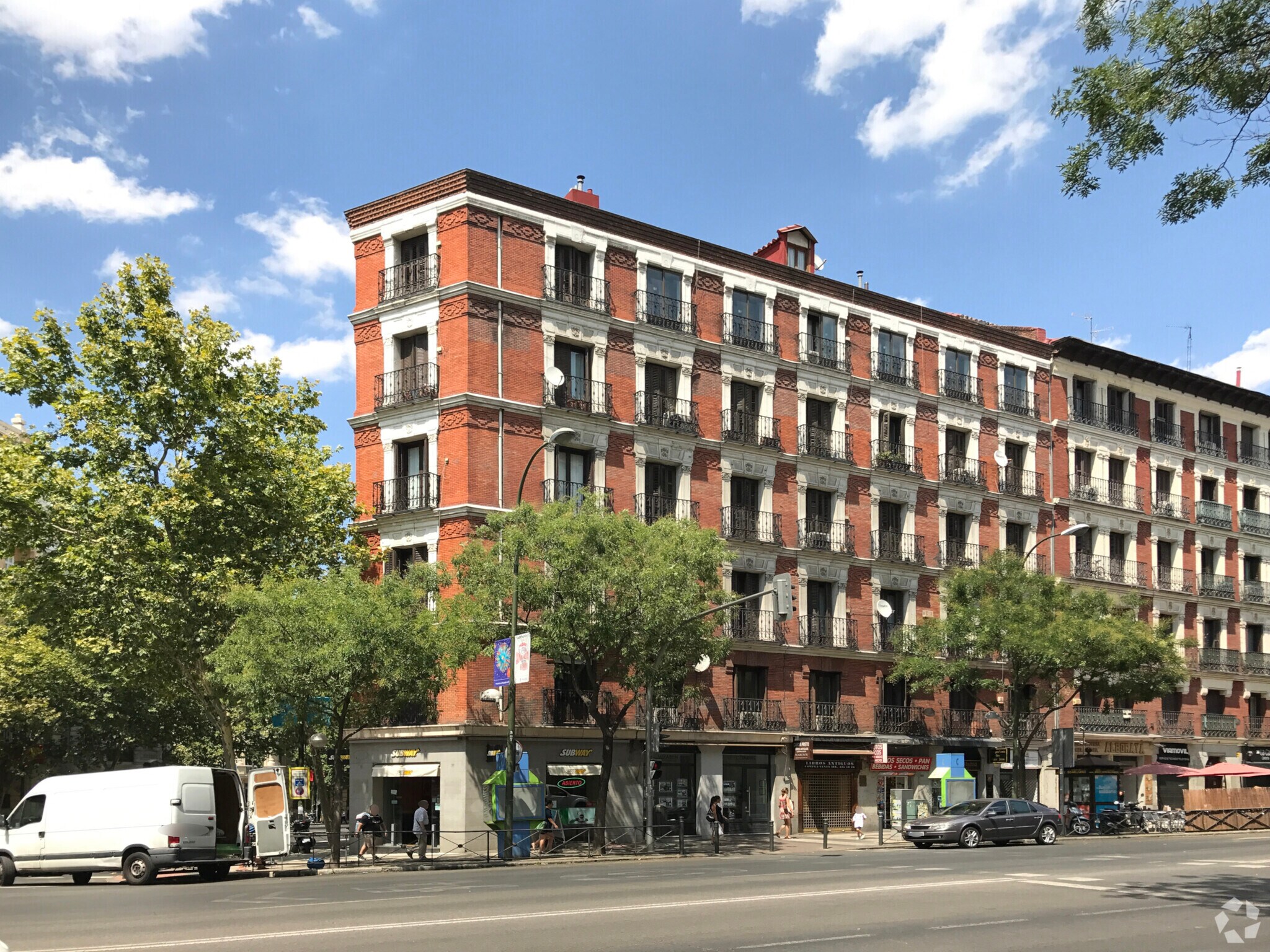 Calle del Príncipe de Vergara, 2, Madrid, Madrid for sale Primary Photo- Image 1 of 1