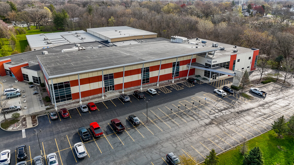 300 Walnut St, Peru, IL for lease - Aerial - Image 1 of 17