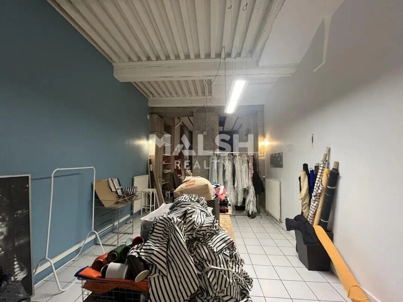 Retail in Lyon for sale - Interior Photo - Image 2 of 6