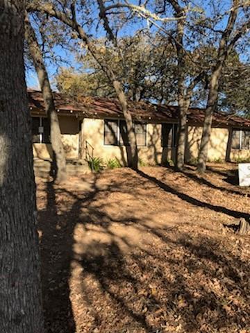 423 Wolf Rd, McDade, TX for sale - Primary Photo - Image 1 of 1