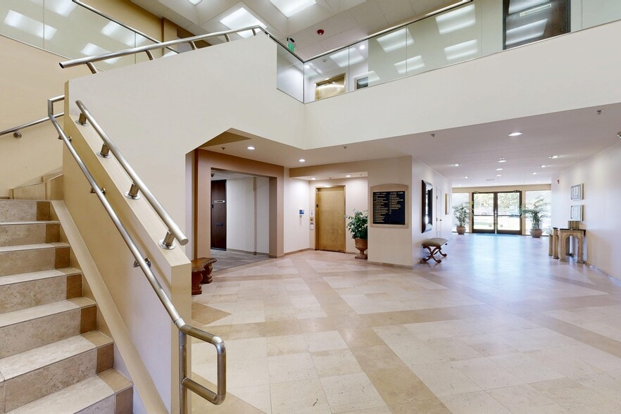 200 New Stine Rd, Bakersfield, CA for lease - Matterport 3D Scan - Image 2 of 22