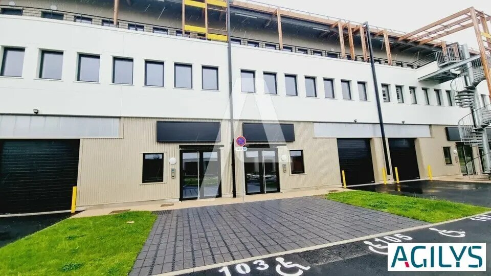 Flex in Fresnes for lease - Building Photo - Image 1 of 6