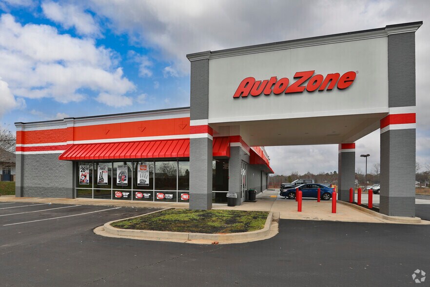 6120 White Horse Rd, Greenville, SC 29611