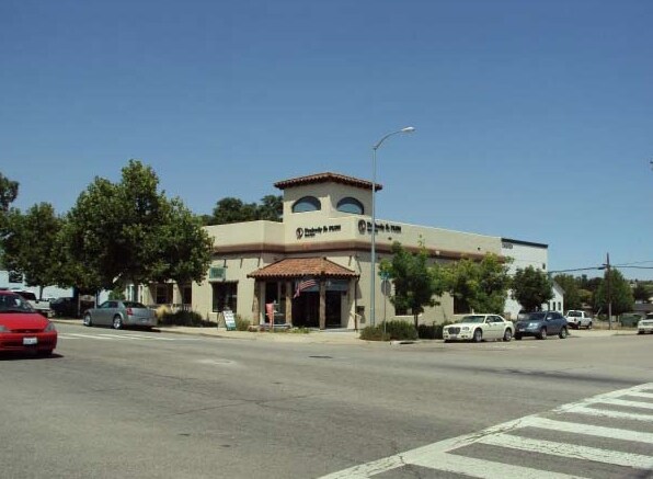1602 Spring St, Paso Robles, CA for lease - Primary Photo - Image 1 of 22