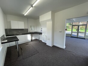 94 Main Rd, Nottingham for lease Interior Photo- Image 2 of 4