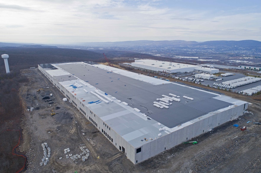 45 Valley View Dr, Jessup, PA 18434