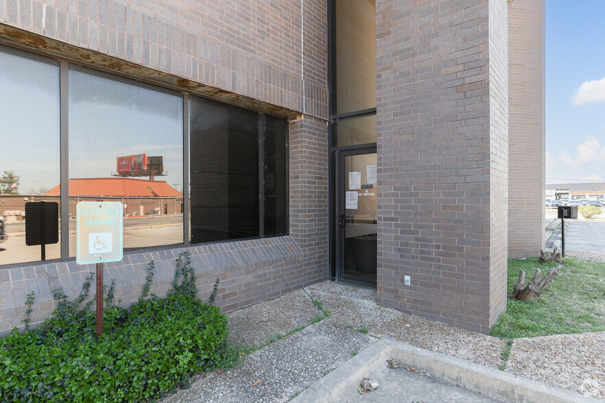 7250 NW Expressway, Oklahoma City, OK for sale - Building Photo - Image 3 of 3