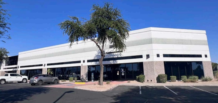 2552 W Erie Dr, Tempe, AZ for lease - Building Photo - Image 1 of 3