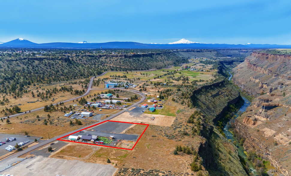 13959 SW Commercial Loop Rd, Crooked River Ranch, OR for sale - Building Photo - Image 1 of 39