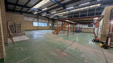 10 Eddystone Rd, Totton for lease Interior Photo- Image 2 of 4