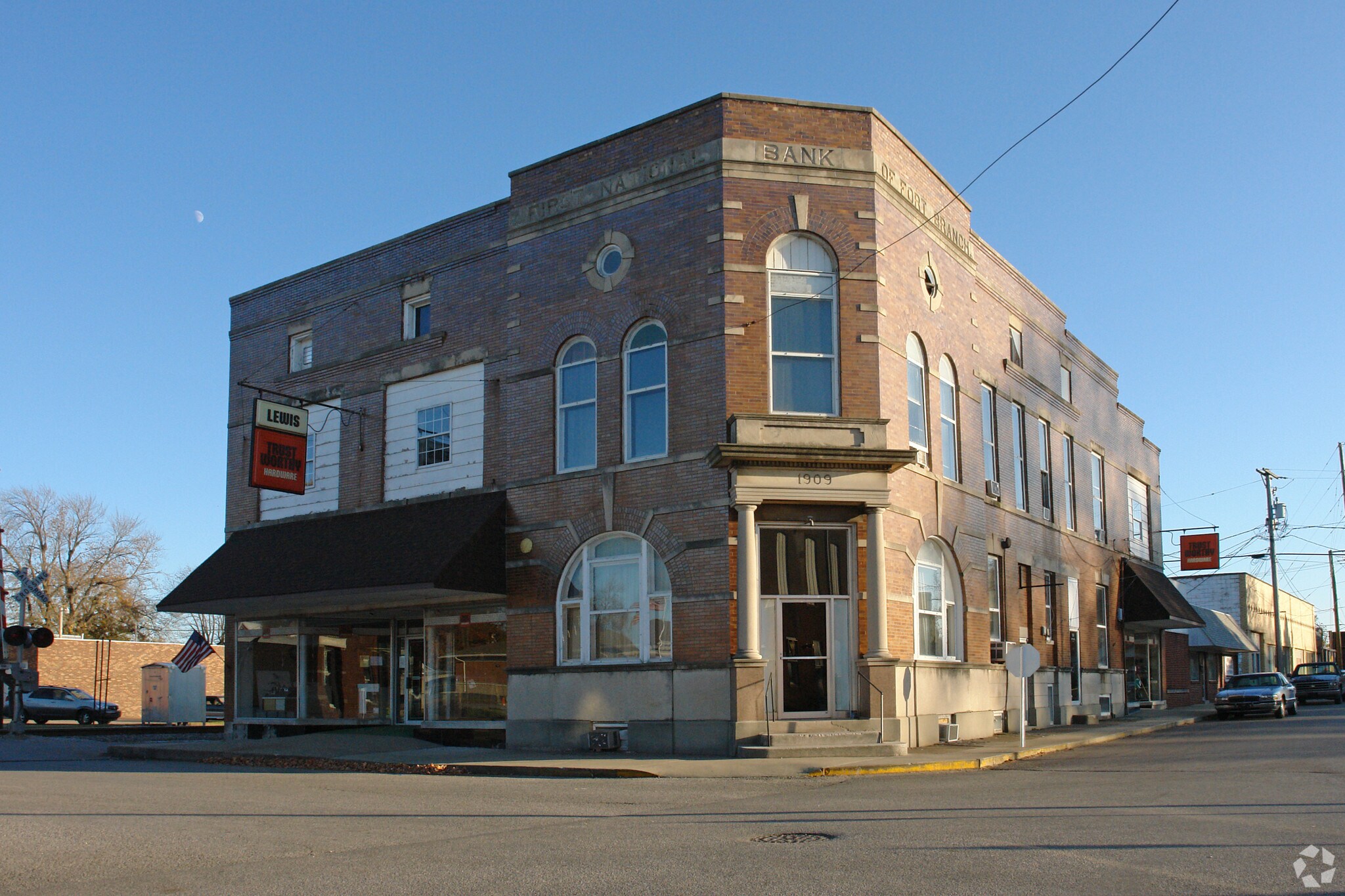 100 McCreary St, Fort Branch, IN for sale Primary Photo- Image 1 of 1