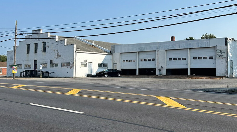 41 N Centre Ave, Leesport, PA for lease - Building Photo - Image 1 of 3