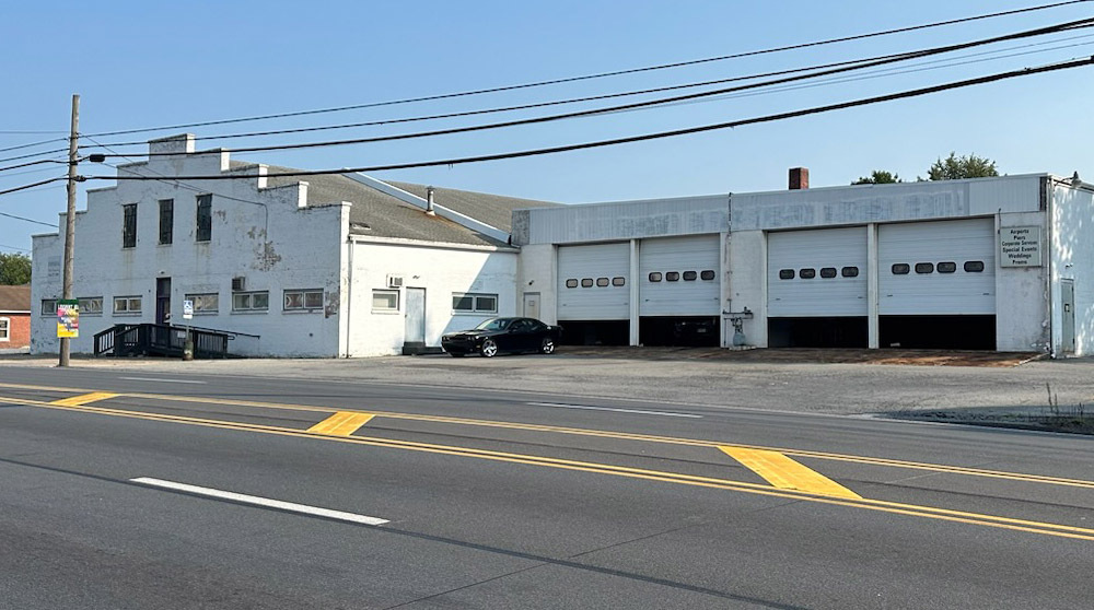 41 N Centre Ave, Leesport, PA for lease Building Photo- Image 1 of 4