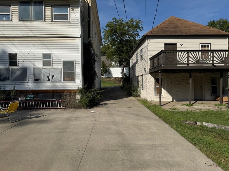 81 N Mill St, Kansas City, KS for lease - Building Photo - Image 3 of 17