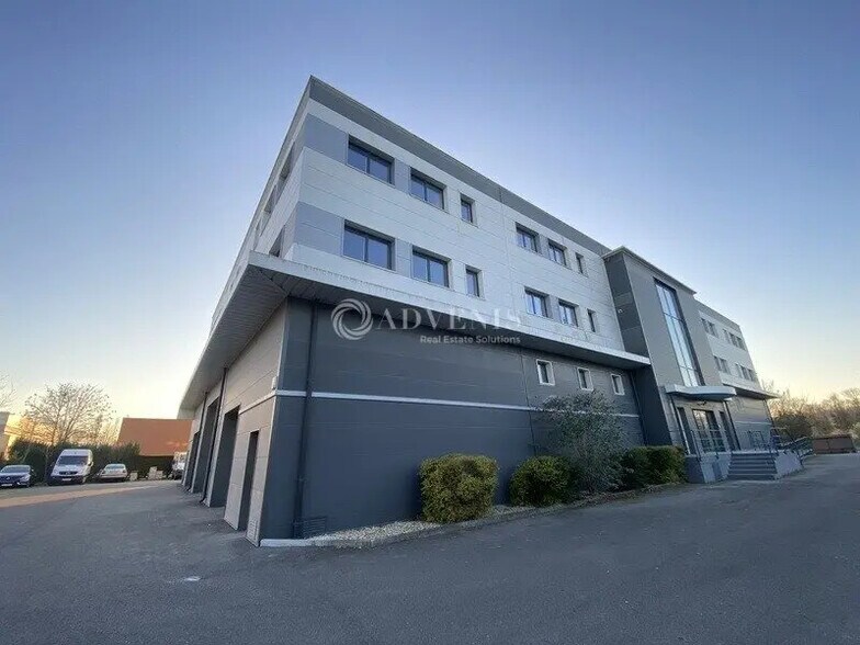 Office in Achères for sale - Building Photo - Image 1 of 9