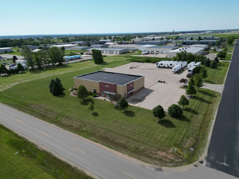 N1080 Technical Dr, Greenville, WI for lease - Building Photo - Image 2 of 10