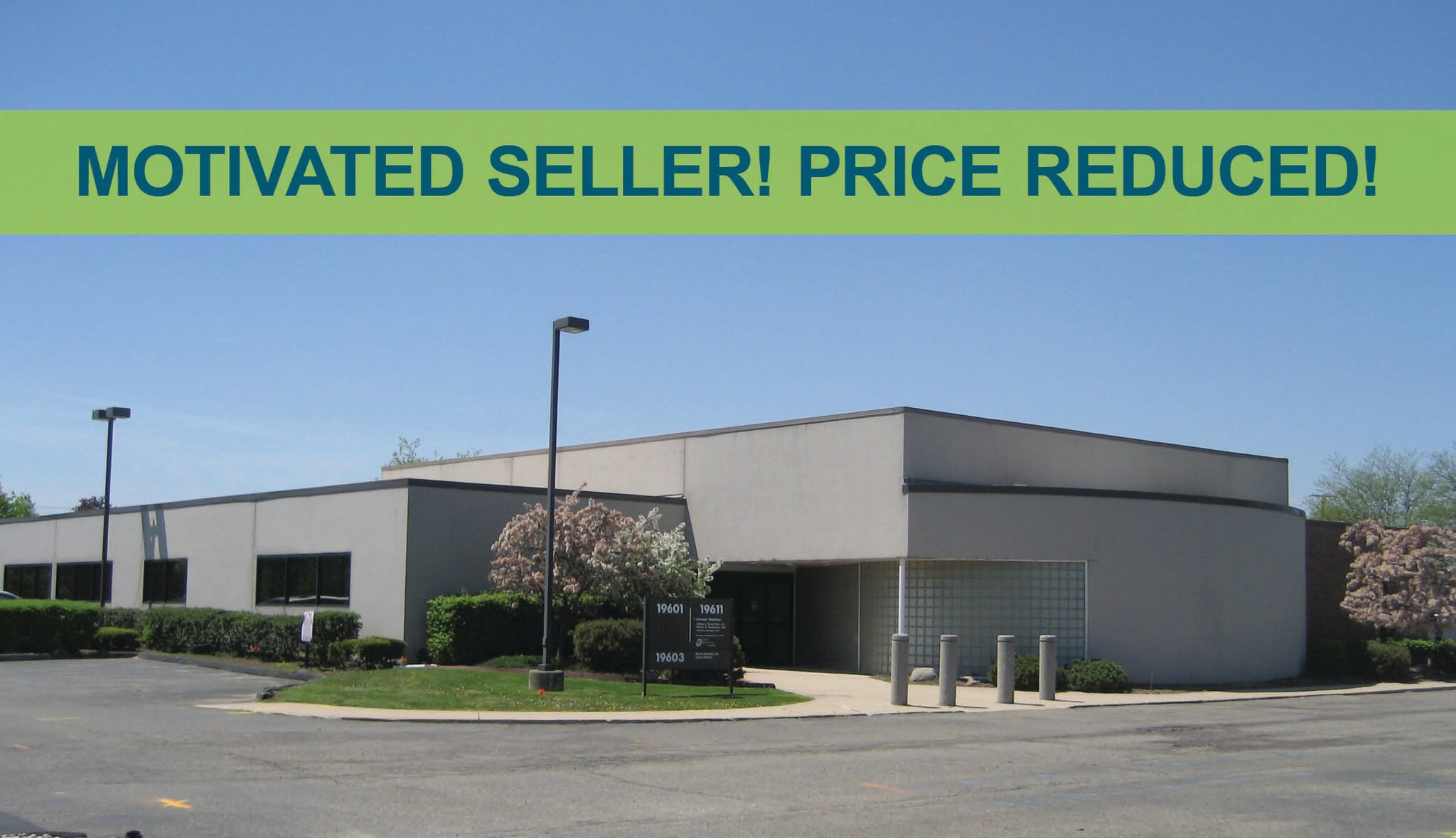 19601-19611 E 8 Mile Rd, Saint Clair Shores, MI for sale Building Photo- Image 1 of 1