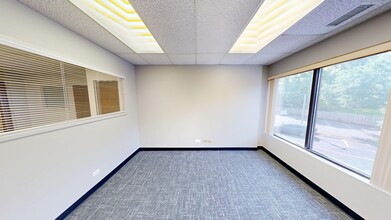 805-815 E Rand Rd, Arlington Heights, IL for lease Interior Photo- Image 2 of 15