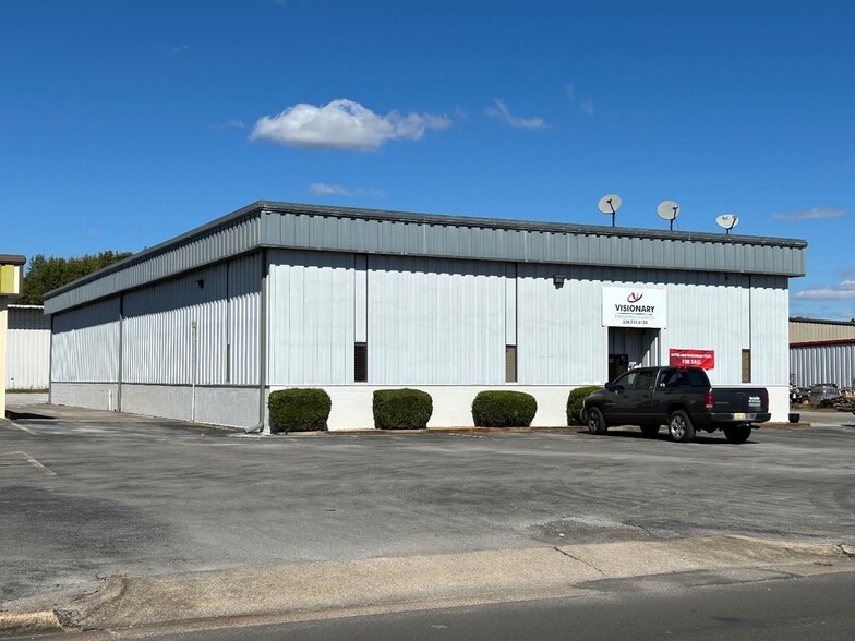 4810 Commercial Dr, Huntsville, AL for sale - Building Photo - Image 1 of 12