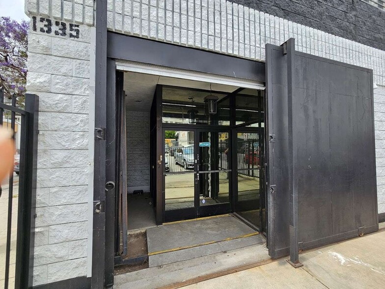 1335 S Hill St, Los Angeles, CA for lease - Building Photo - Image 2 of 13