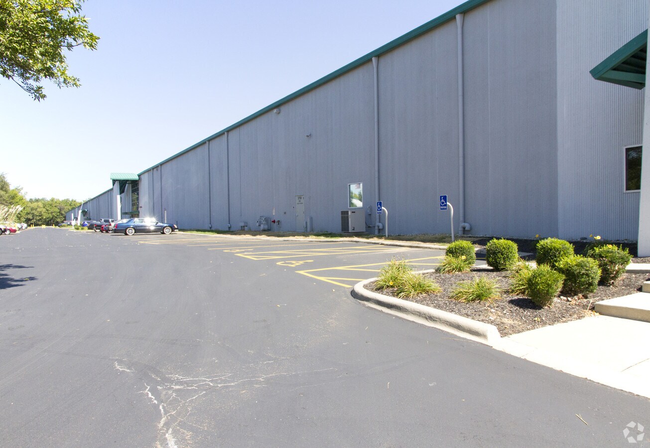 3940 Gantz Rd, Grove City, OH 43123