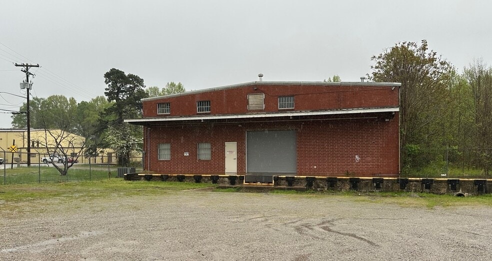 121 Maxine Rd, Danville, VA for sale - Primary Photo - Image 1 of 11