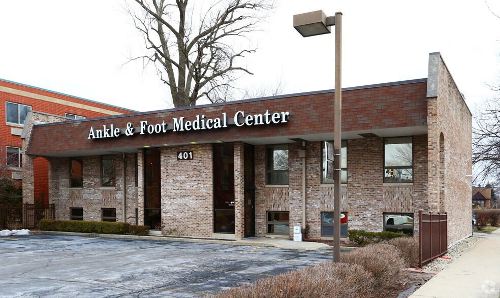 401 N York Rd, Elmhurst, IL for sale - Building Photo - Image 1 of 1