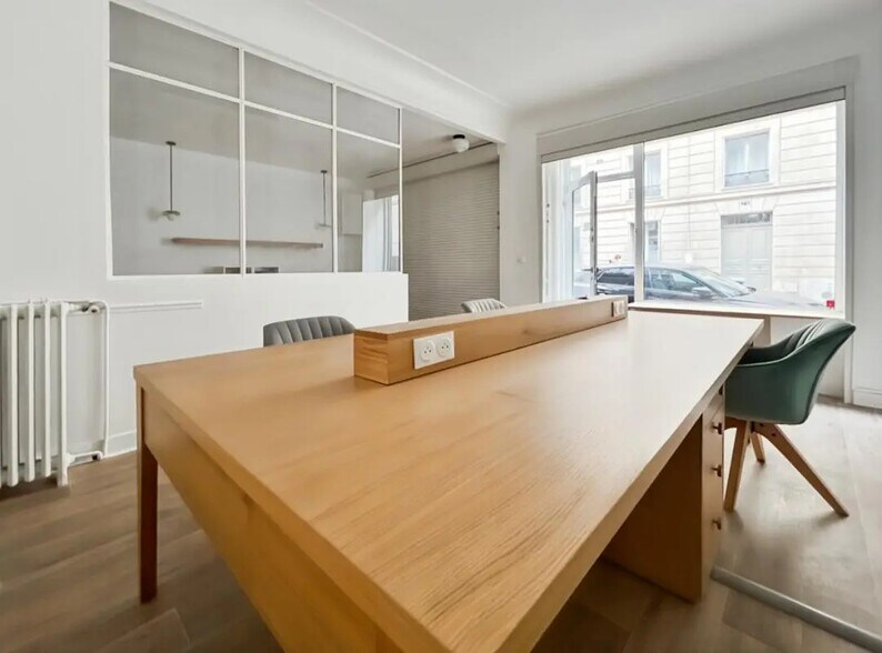 Office in Paris for lease - Building Photo - Image 1 of 7