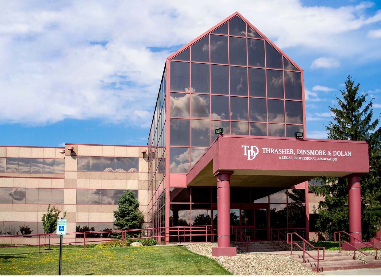 100 7th Ave, Chardon, OH 44024