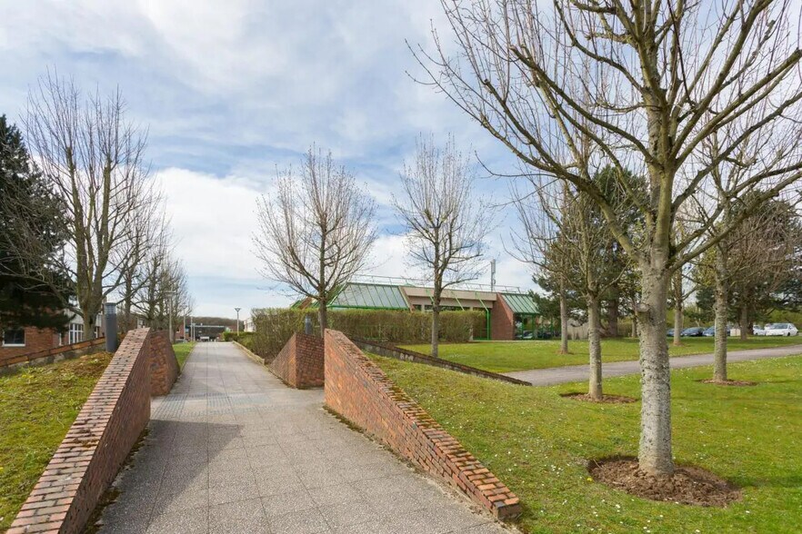 4 Route De Gisy, BIÈVRES for lease - Building Photo - Image 3 of 7