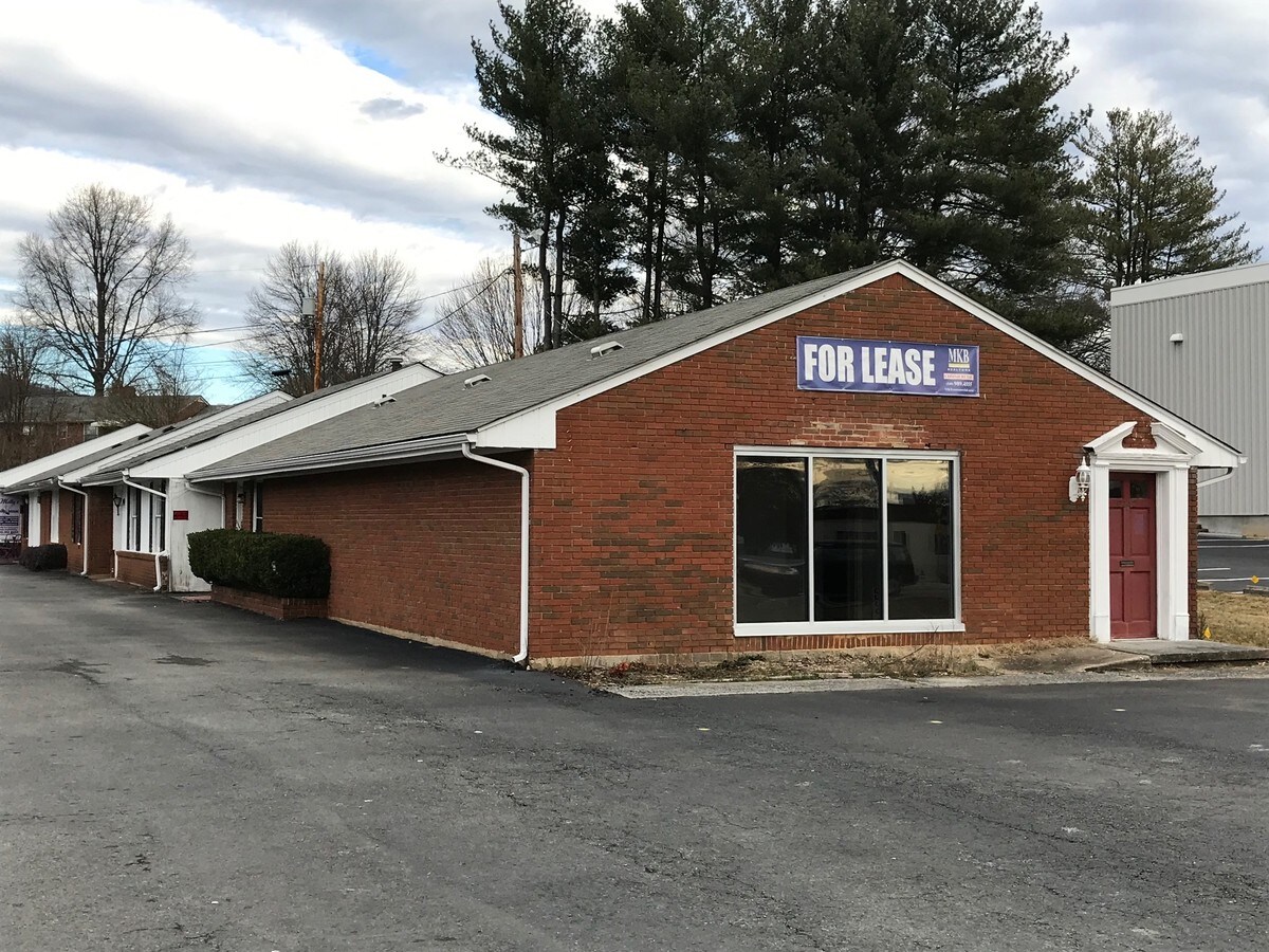 6342 Peters Creek Rd, Roanoke, VA 24019