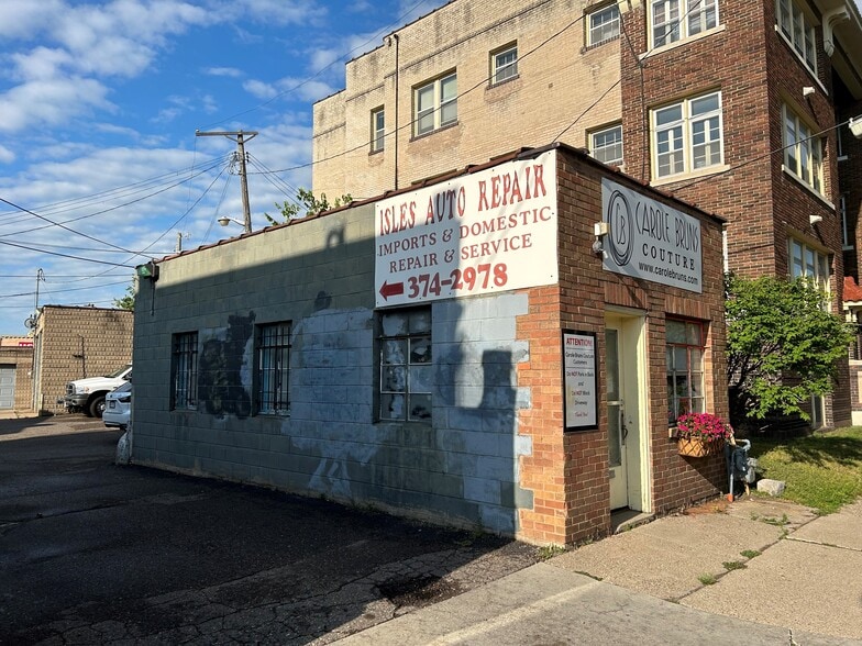 2400 Hennepin Ave, Minneapolis, MN for sale - Building Photo - Image 3 of 7