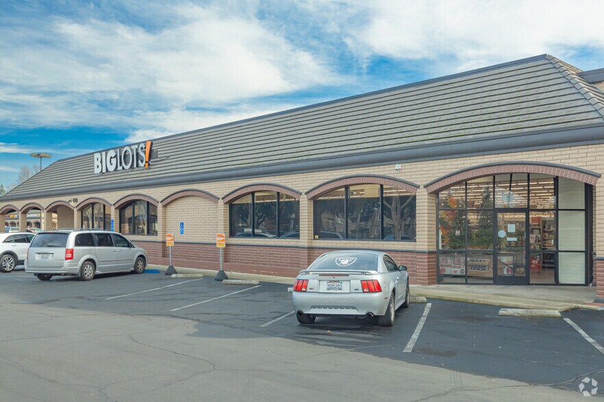 8700-8760 La Riviera Dr, Sacramento, CA for lease - Building Photo - Image 1 of 19