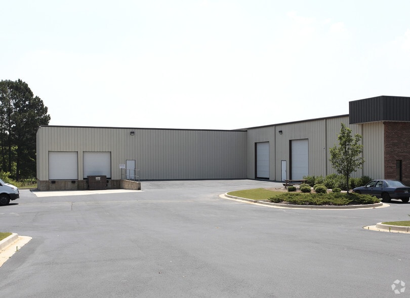 515 Marksmen Ct, Fayetteville, GA for lease - Building Photo - Image 2 of 2