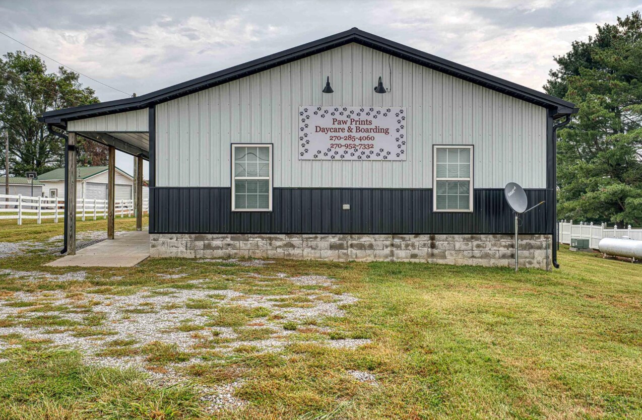 1601 ST RTE 56E STATE ROUTE 56E, Morganfield, KY for sale Primary Photo- Image 1 of 33