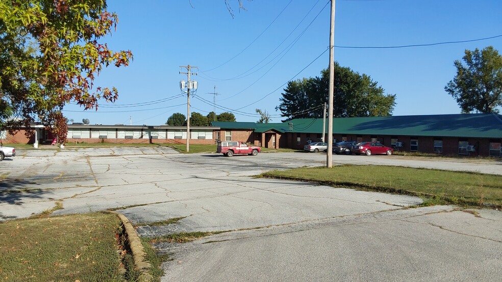 600 Campbell St, Greenfield, MO for sale - Building Photo - Image 2 of 10