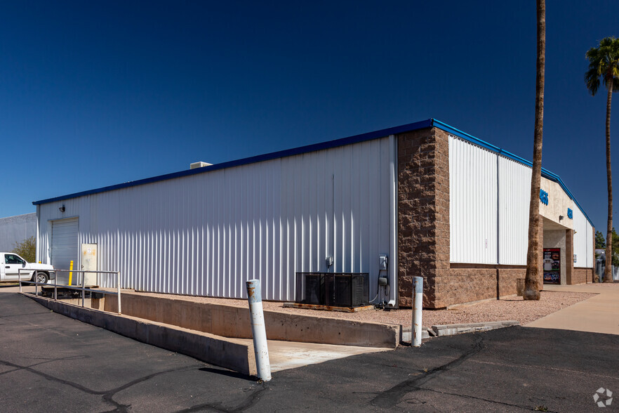 5002 S 40th St, Phoenix, AZ for lease - Building Photo - Image 2 of 5