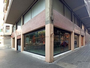 Retail in Barcelona, Barcelona for lease Interior Photo- Image 2 of 21
