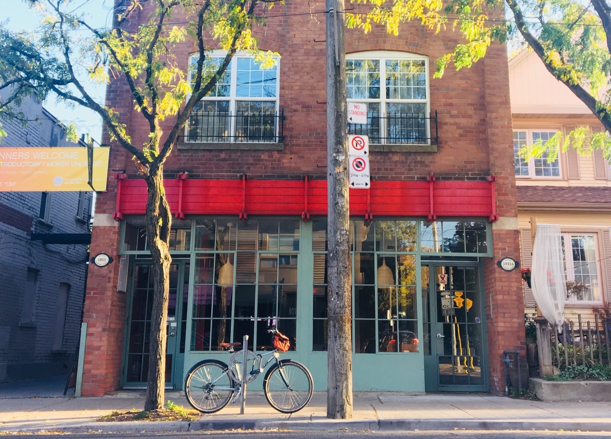 1911 Queen St E, Toronto, ON for sale Primary Photo- Image 1 of 1