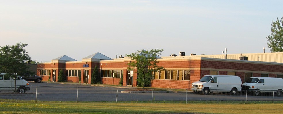 6019 Corporate Dr, East Syracuse, NY for sale - Building Photo - Image 1 of 1