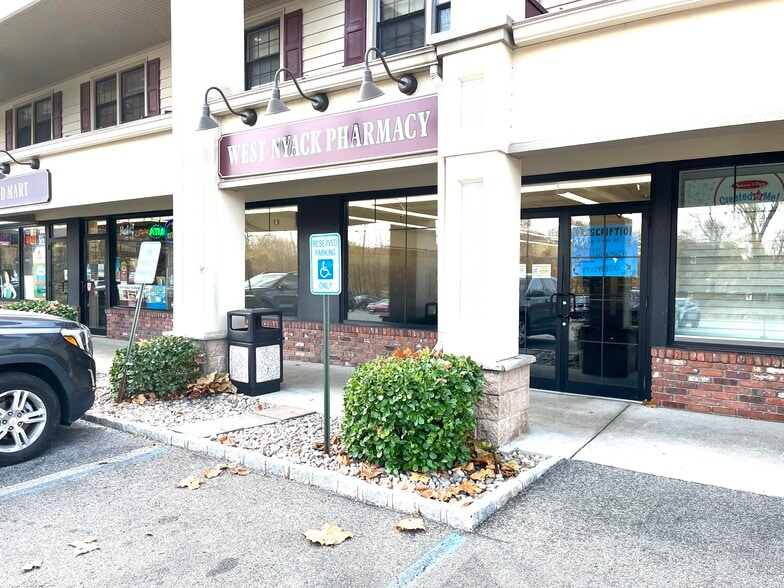 719 W Nyack Rd, West Nyack, NY for lease - Building Photo - Image 3 of 12