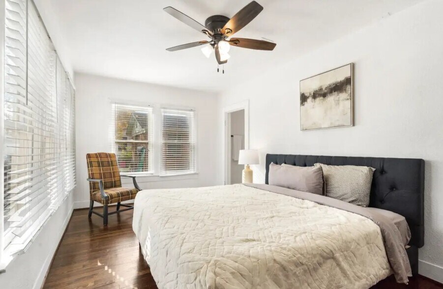 2511 Lipscomb St, Fort Worth, TX for sale - Interior Photo - Image 3 of 9