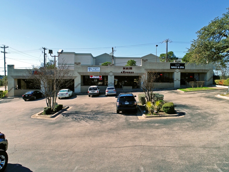 600 N Austin Ave, Georgetown, TX for lease - Building Photo - Image 3 of 10