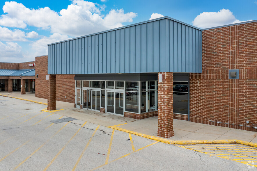 2615 Eastern Ave, Plymouth, WI for lease - Building Photo - Image 3 of 18